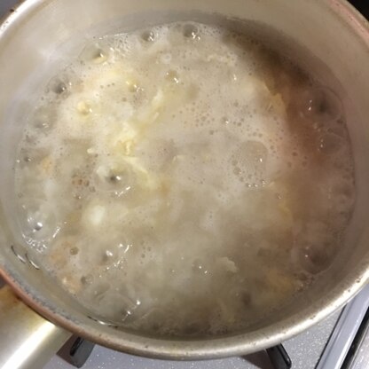 鍋のまますみません。体調不良で栄養のあるものが食べたかったので作りました！納豆美味しいです(﹡ˆᴗˆ﹡)また作ります✩︎⡱